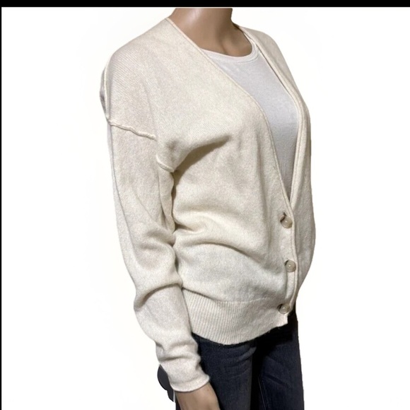 The Group by Babaton Luxe Cashmere Cardigan Cream Size Small Quiet luxury cozy - Picture 4 of 7